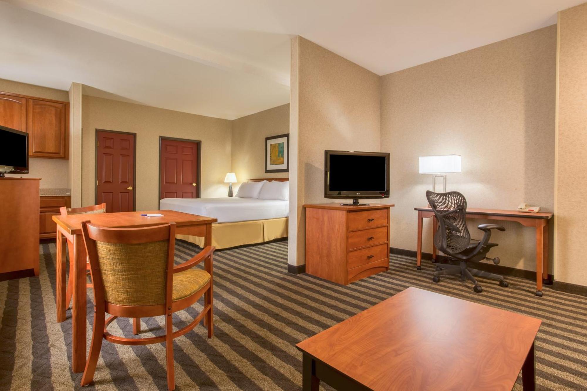 Holiday Inn Express Hotel & Suites Manteca By Ihg Екстериор снимка