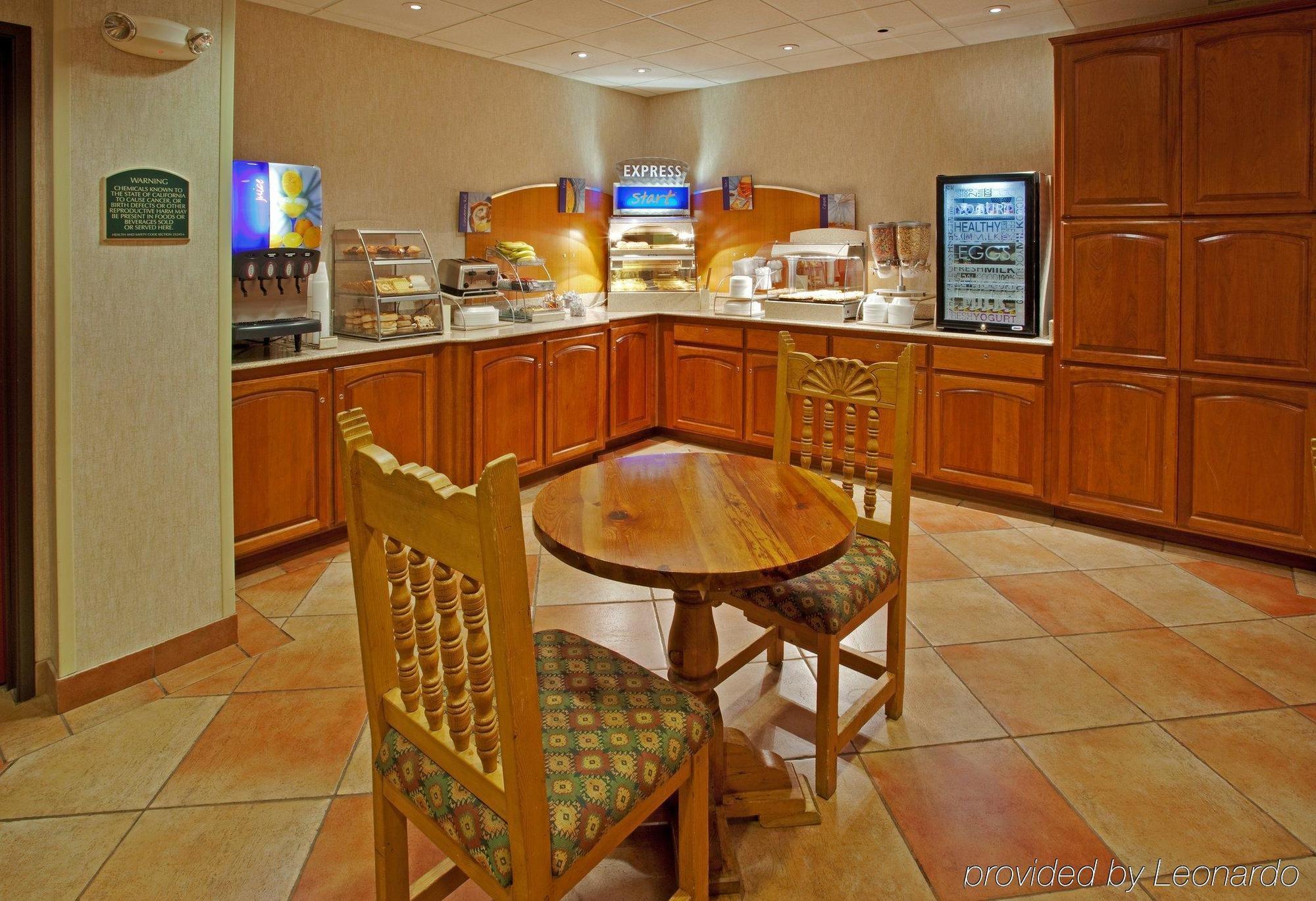 Holiday Inn Express Hotel & Suites Manteca By Ihg Екстериор снимка