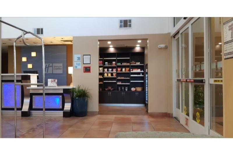 Holiday Inn Express Hotel & Suites Manteca By Ihg Екстериор снимка