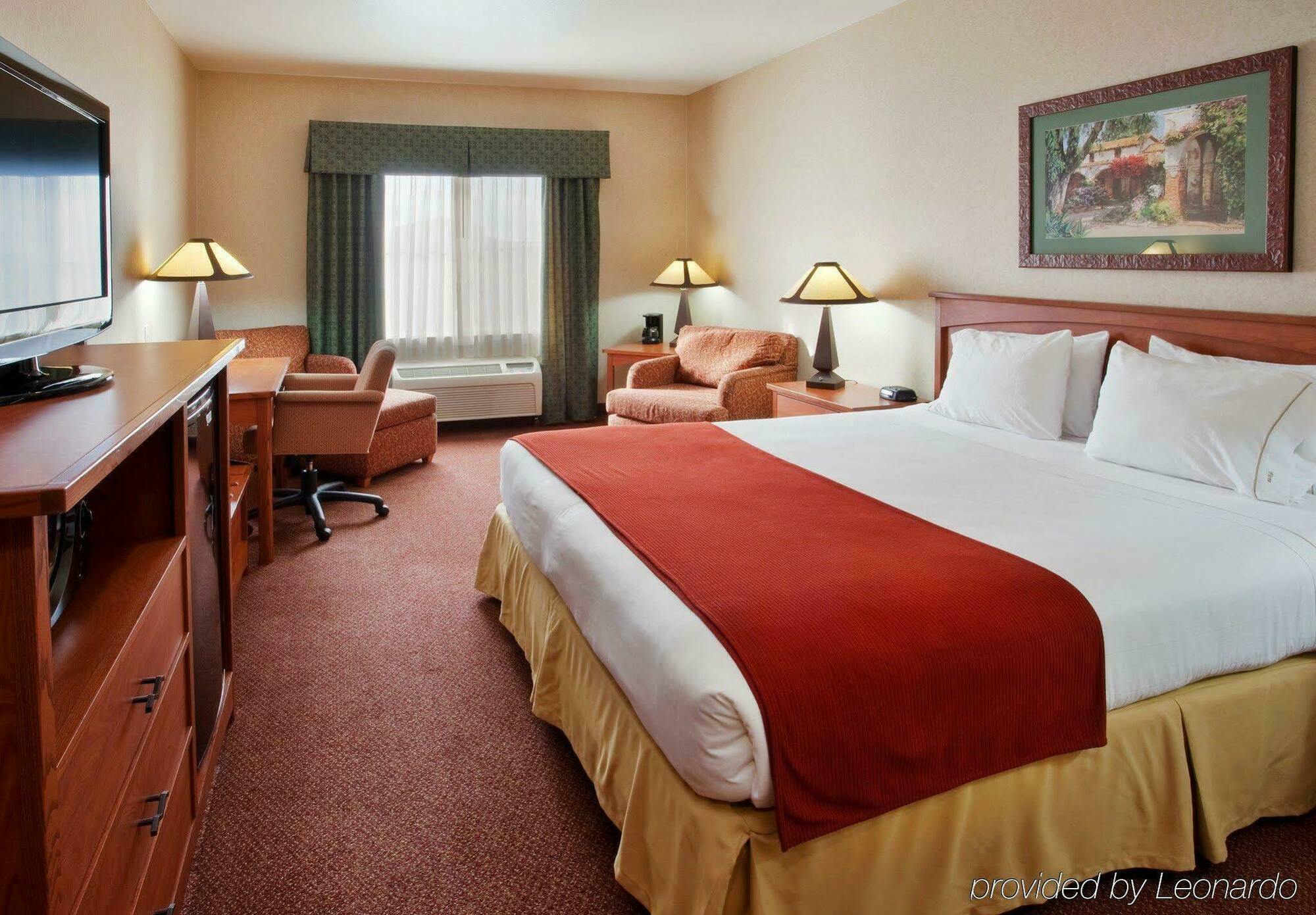 Holiday Inn Express Hotel & Suites Manteca By Ihg Екстериор снимка