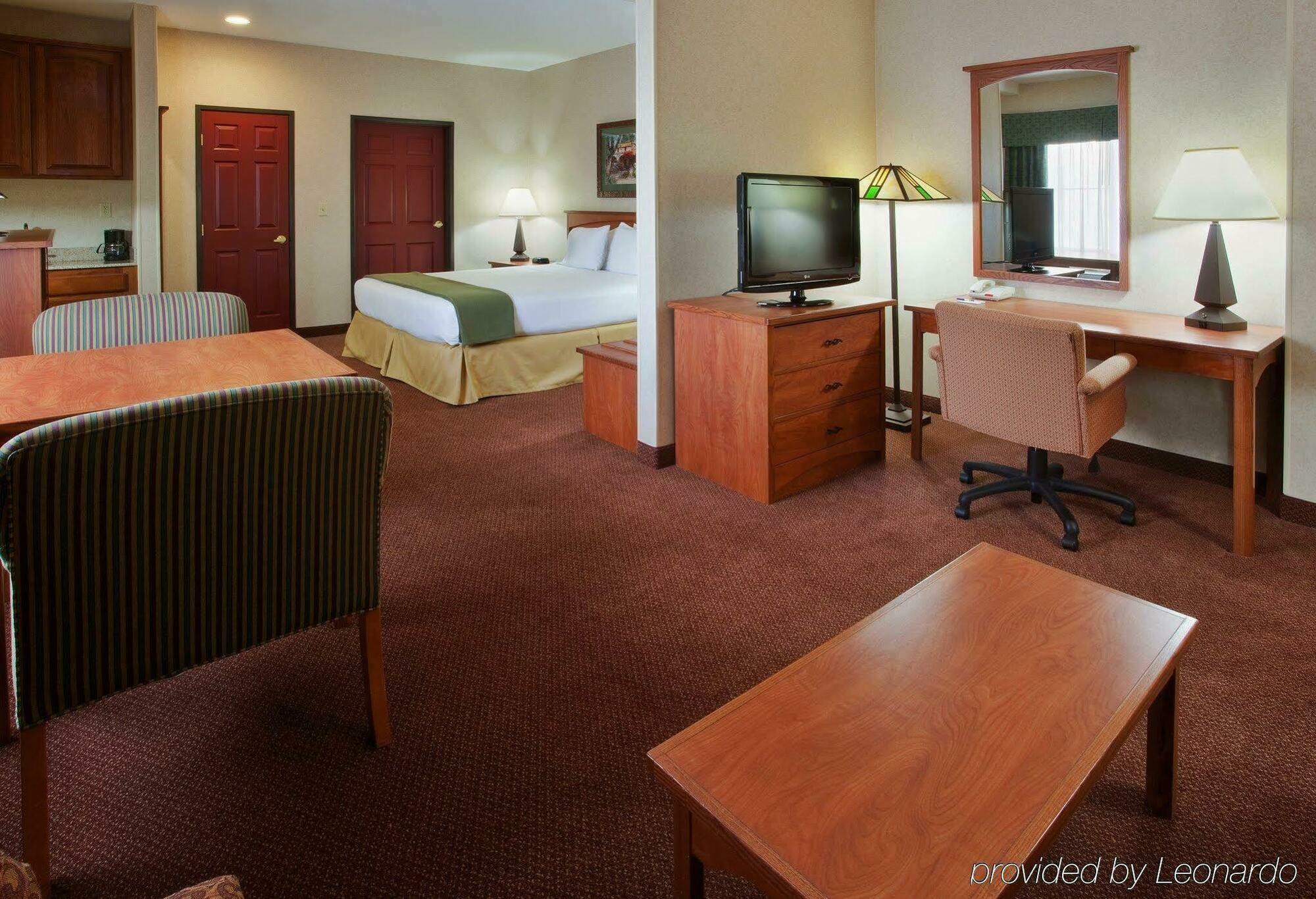 Holiday Inn Express Hotel & Suites Manteca By Ihg Екстериор снимка