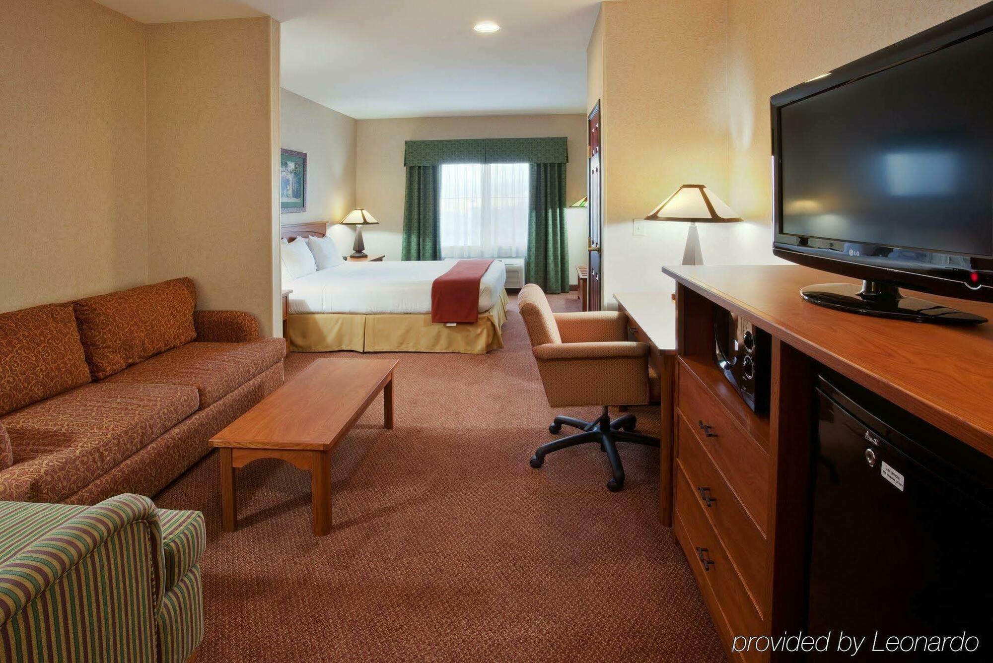 Holiday Inn Express Hotel & Suites Manteca By Ihg Екстериор снимка