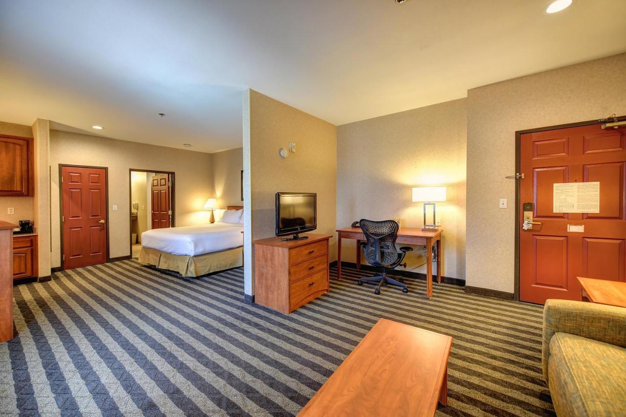 Holiday Inn Express Hotel & Suites Manteca By Ihg Екстериор снимка