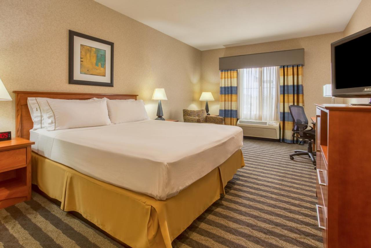 Holiday Inn Express Hotel & Suites Manteca By Ihg Екстериор снимка