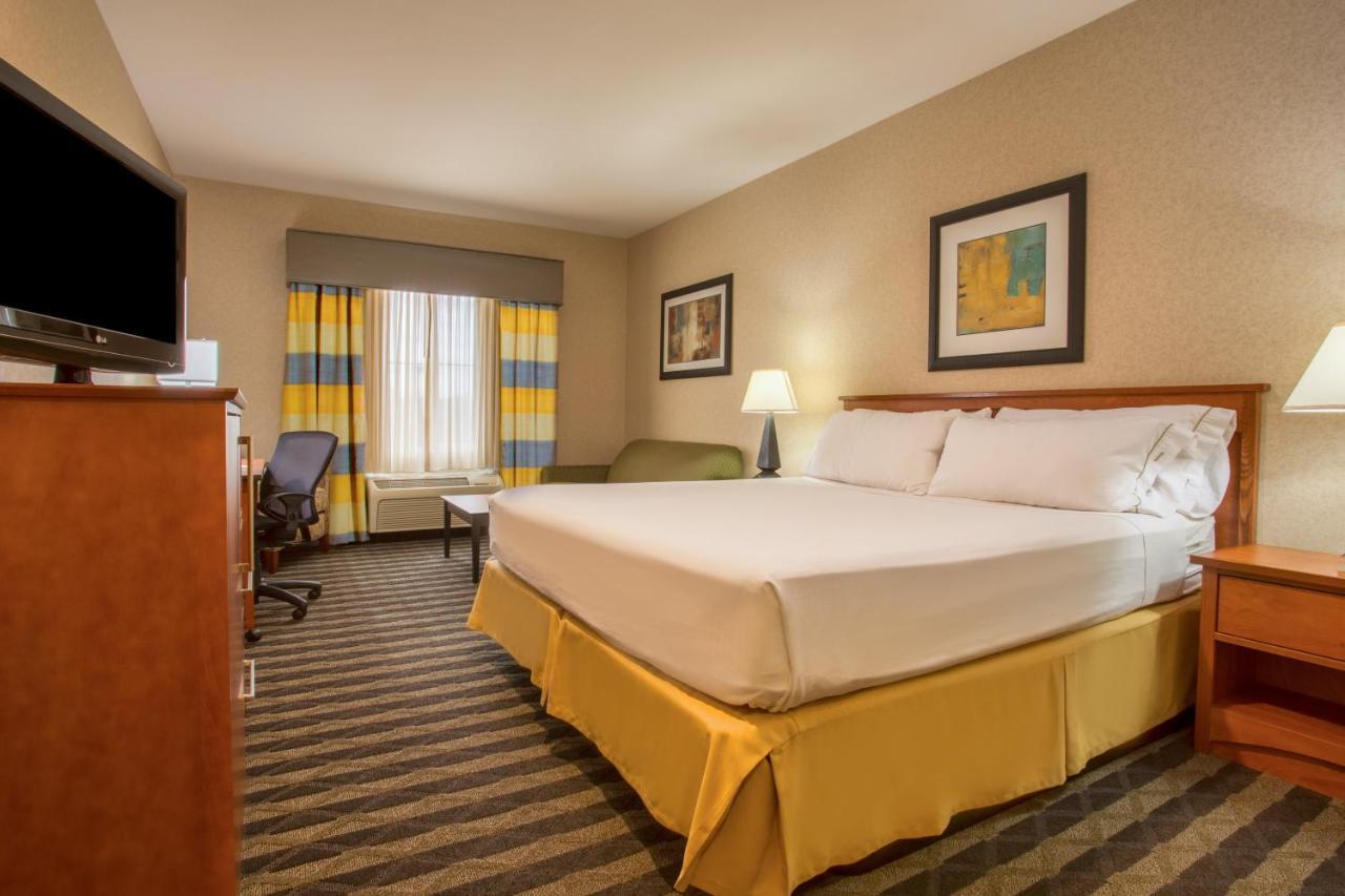 Holiday Inn Express Hotel & Suites Manteca By Ihg Екстериор снимка