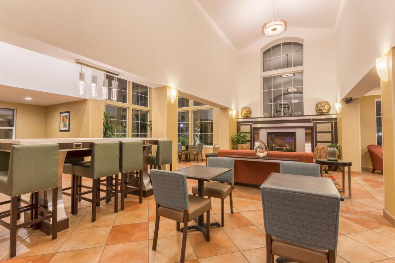 Holiday Inn Express Hotel & Suites Manteca By Ihg Екстериор снимка