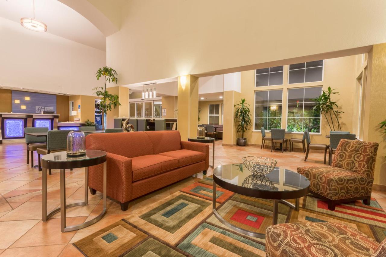 Holiday Inn Express Hotel & Suites Manteca By Ihg Екстериор снимка