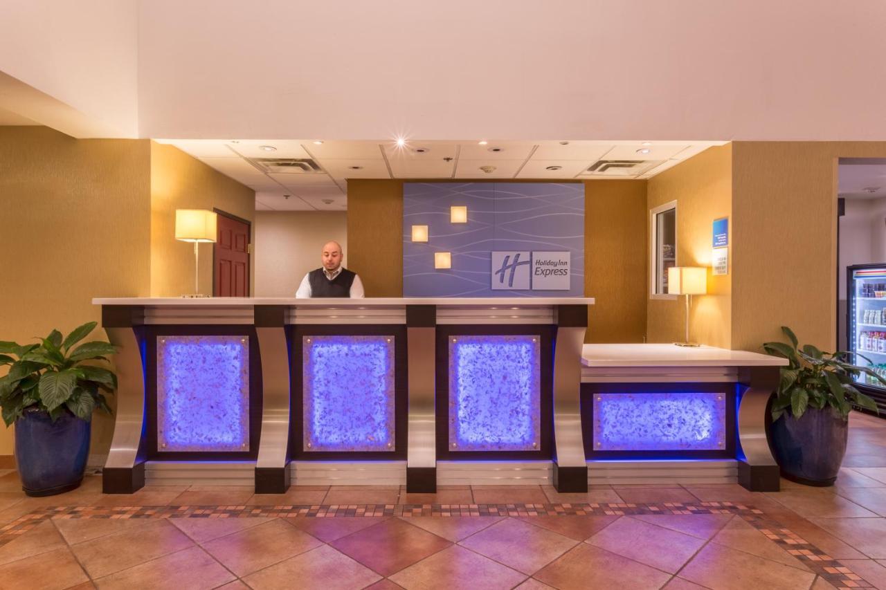 Holiday Inn Express Hotel & Suites Manteca By Ihg Екстериор снимка