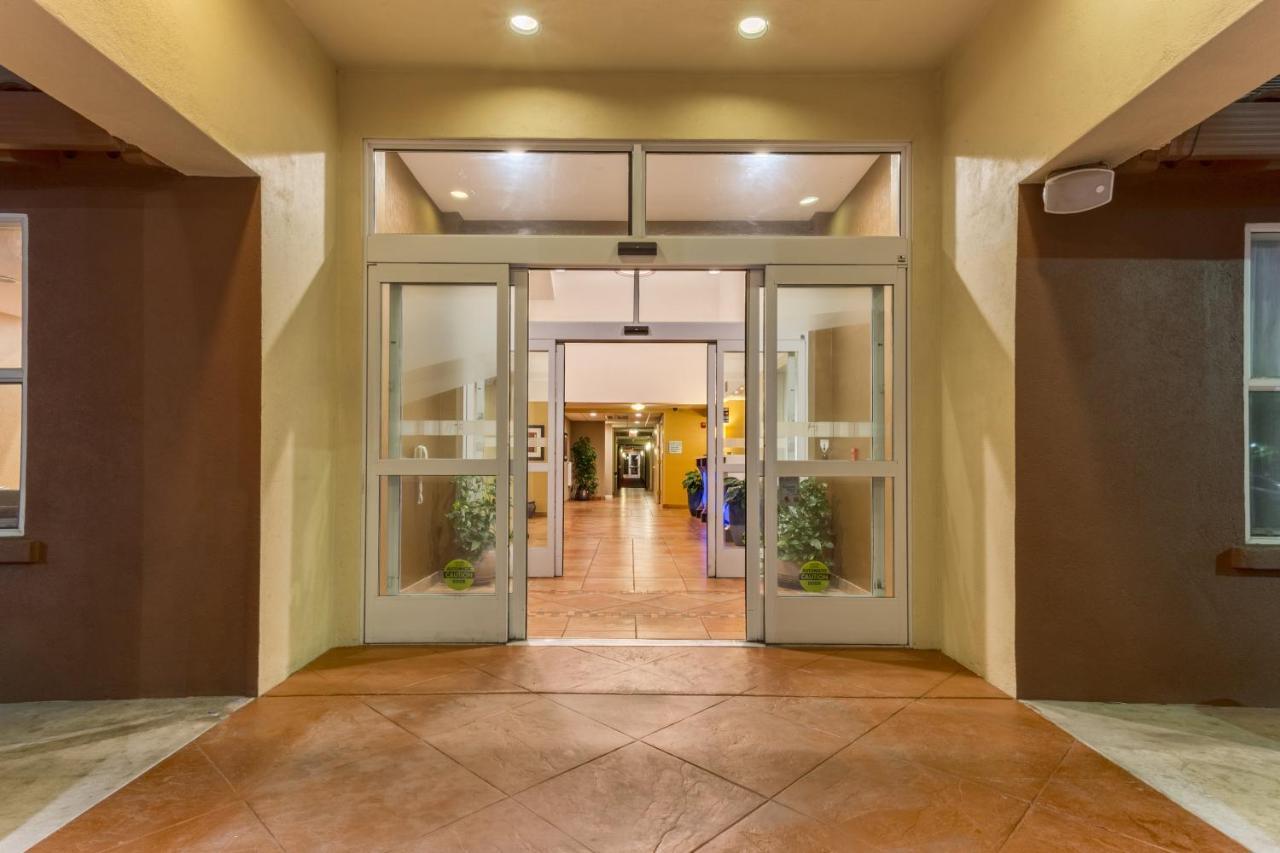 Holiday Inn Express Hotel & Suites Manteca By Ihg Екстериор снимка